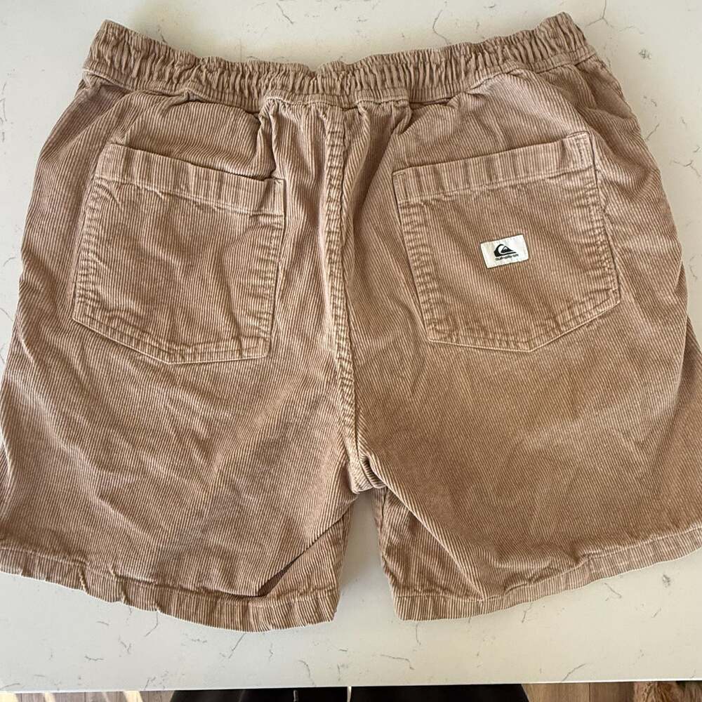 Quiksilver Men's Brown Corduroy Elastic Waist Drawstring Shorts size small - Picture 2 of 6